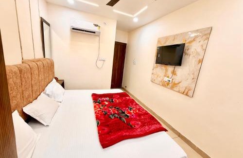 Ujjain Hotel | Near Mahakaleshwar jyotilinga HOTEL F T E,Ujjain,Near Temple & Railway station,Fully Air conditioned Rooms with Wifi And Parking,BEST HOTEL IN UJJAIN CITY