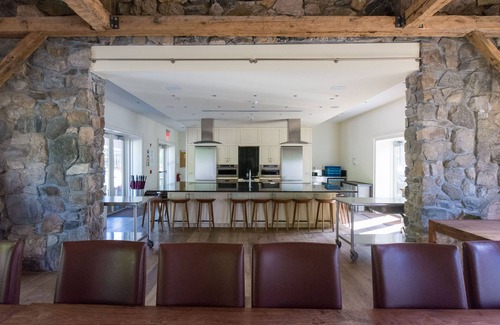 Ossining Apartment | Near NYC! | Stylish Guestroom