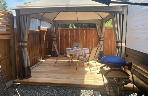 Regional District of Nanaimo House | Near Ocean and Nile Creek Fishing