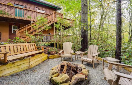 Newland House | Near Skiing, 2 Furnished Decks Newland Retreat!