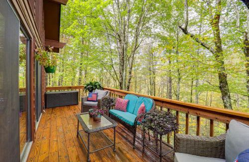 Newland House | Near Skiing, 2 Furnished Decks Newland Retreat!