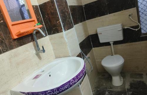 Naini House | Nearest Khumbmela Hotel For Family