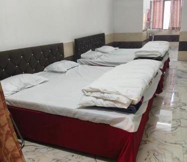 Naini House | Nearest Khumbmela Hotel For Family
