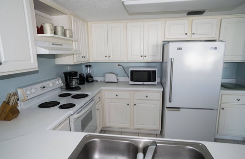 Fort Walton Beach Condo | Nearly 180 degree beach view