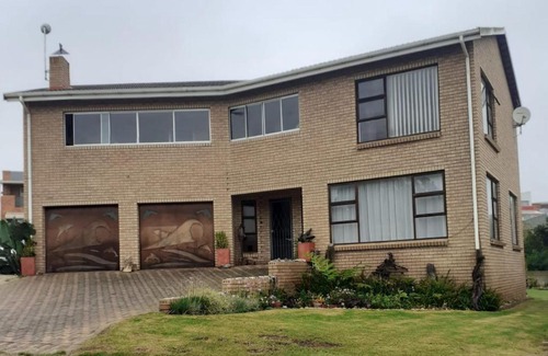 Wavecrest Apartment | NEAT & COSY - 400m to Point Park and Beach.
