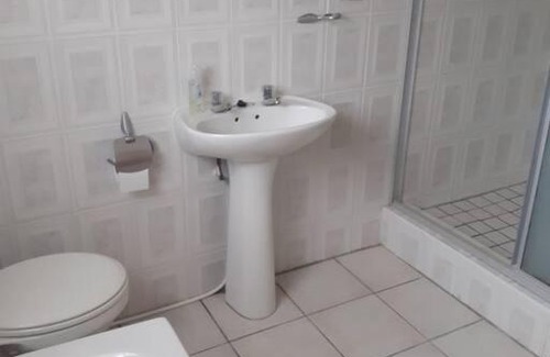 Wavecrest Apartment | NEAT & COSY - 400m to Point Park and Beach.