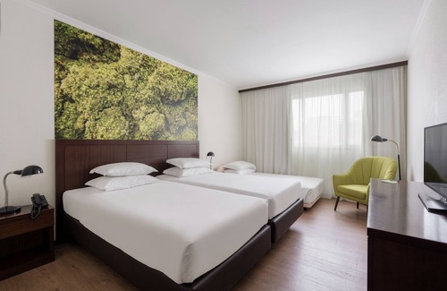 Ponta Delgada Hotel | Neat Hotel Avenida