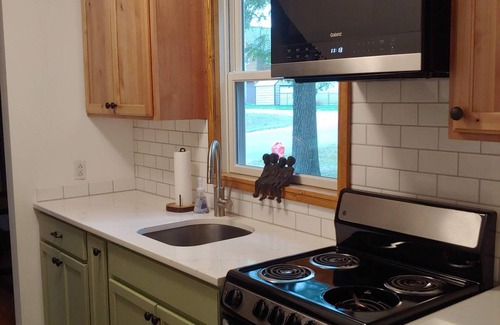 Lake Leelanau House | Need a getaway?nCharming Lake Leelanau village cottage