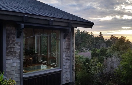 Manchester House | Need to get away? This is your home away from - everything!nSEAGLASS Irish Beach