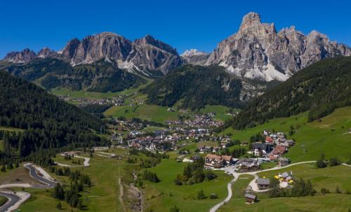 Corvara in Badia Apartment | Nei Y Suredl NeveSole