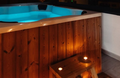 Cluj-Napoca Apartment | Nest Inn Jacuzzi Escape