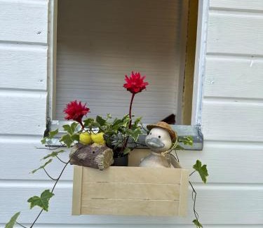 Taxham House | Nest & Rest Garden Stay with Free Parking