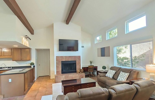 Tucson Condo | Nestled at the base of the majestic Catalina Mountains, Sabino Serenity is a warm and welcoming two-bedroom, two-bath condo that blends the tranquility of Asian design with cozy, artistic touches.