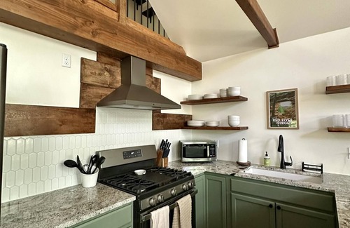 Zoe Cabin | Nestled in the Woods