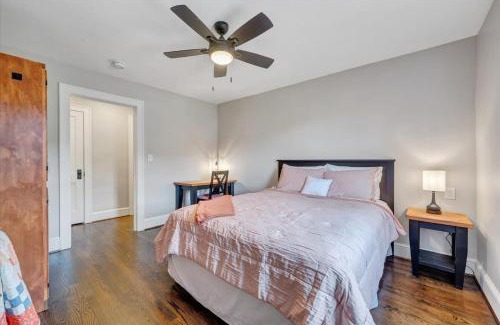 Roanoke House | NEW 3BR Seconds to Blue Ridge Parkway-Cozy & Comfy
