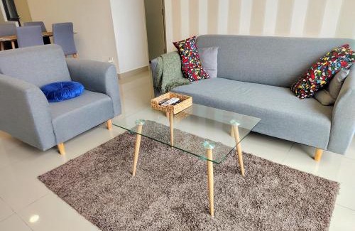 Maluri Apartment | NEW! 3R2B - Free Wi-Fi -3Mins Walk to Sunway Velocity 中文房东