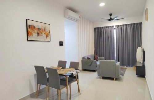 Maluri Apartment | NEW! 3R2B - Free Wi-Fi -3Mins Walk to Sunway Velocity 中文房东