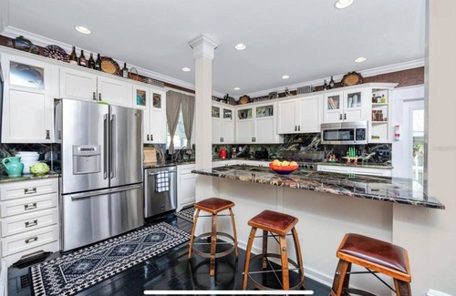 Downtown Dunedin Apartment | New 4 room Suite, with kitchenette