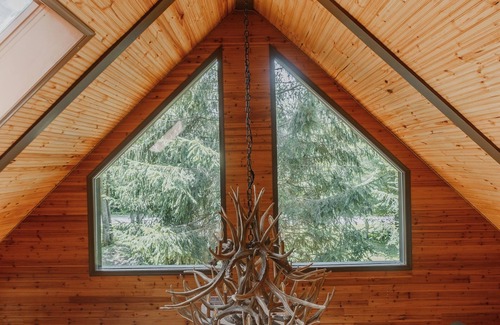 Tobyhanna Cabin | New!A-Frame Cabin/HotTub/Sauna/Fireplace/BBQ/Games
