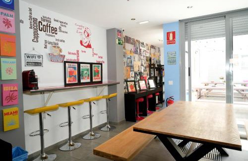 Foners Hostel | New Art Hostel - Albergue Juvenil