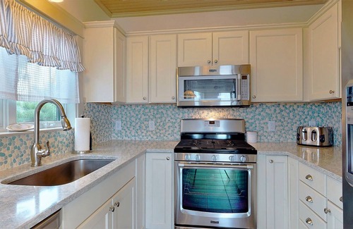 Old Orchard Beach Cottage | NEW!| Beach Haven| Beachfront| Bayley Vacation Rentals
