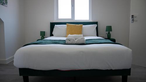 Plasnewydd Apartment | New Build 3 Bedroom Flat Cardiff