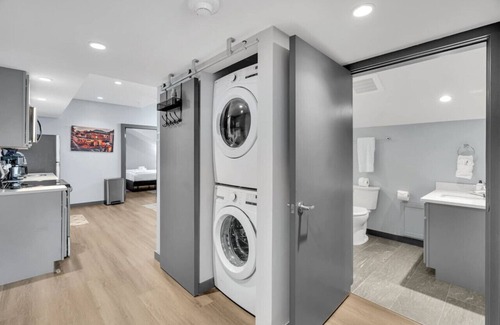 New Orleans Hotel | New Build Cozy Haven Near FQ/Frenchman + Parking