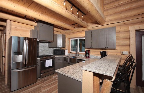 South Fork House | New Build - South Fork Retreat with river view! 5 BR for 14!