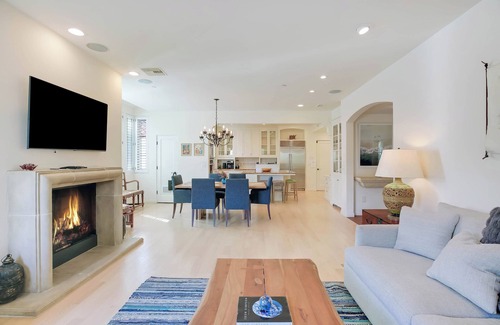 Santa Barbara Villa | NEW! Casa Cielo in the heart of the Funk Zone, 2 blocks to beach, A/C, Pet Friendly!