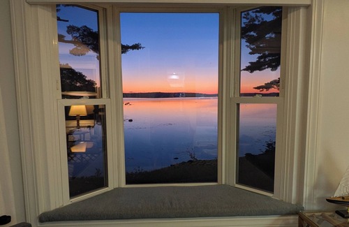 Trenton Cottage | NEW! Cozy 4-bedroom bayside cottage near Acadia - WIFI, AC, and gorgeous views