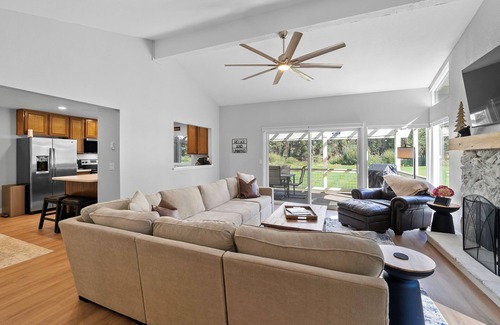 Plumas Eureka Estates House | New! Cozy Fairway Escape - Views, Fast WiFi, EV Ready