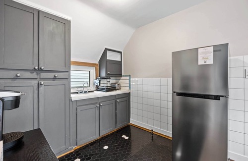 Bonnycastle Apartment | NEW! Cozy Historic Retreat| Heart of the Highlands
