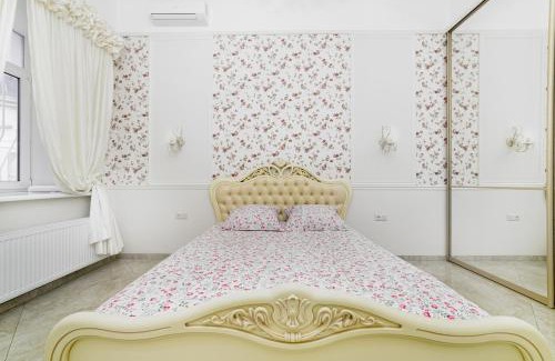 Odessa City Center Apartment | NEW!Designer apartment on Deribasovskaya