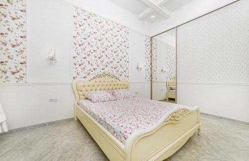 Odessa City Center Apartment | NEW!Designer apartment on Deribasovskaya
