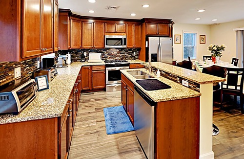 Hyannis House | New, dog-friendly 5-bed home. Steps to Keyes Beach, Main Street, and Harbor!