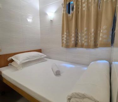 Tsim Sha Tsui Hotel | New First Guesthouse 新第一宾馆