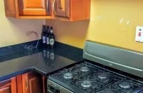 New Kingston Apartment | New Kingston Guest Apt at Dorchester