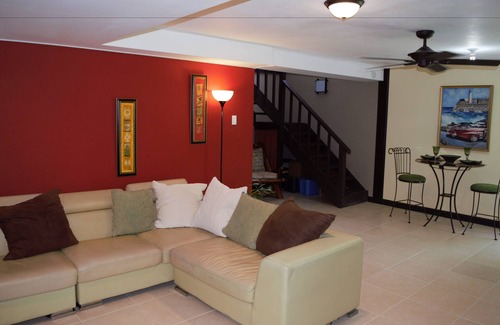 Saint Andrew Apartment | New Kingston Guest Apt at Evans