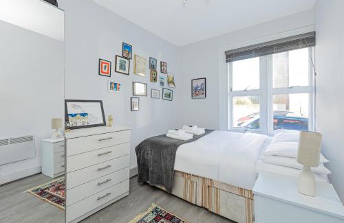 Shaftesbury Apartment | New listing! 2BR flat with patio in Clapham Common