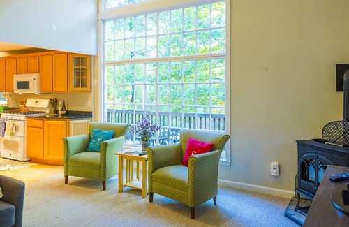 Ogunquit House | New Listing! Escape to the Ogunquit Charm, Near Beach & Town! Wifi, Firepit