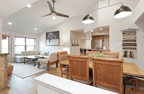 Edwards Condo | New Listing! Located in Edwards close proximity to shops and restaurants!