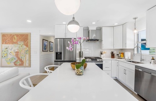 Southside House | New! Luxurious Villa with Pool in West Palm Beach. 5 min from the Beach!