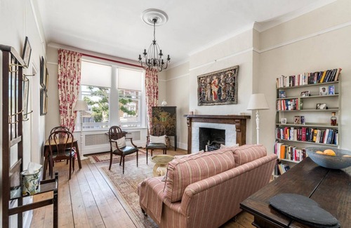 Addison Apartment | NEW Luxury 1BD Flat in Heart of Kensington Olympia