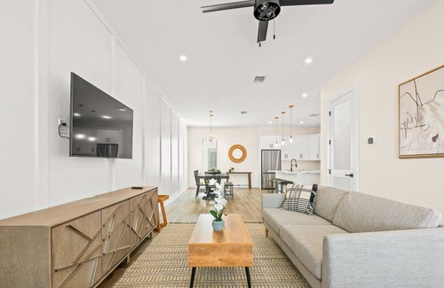 Tampa Heights House | New luxury townhome - Centrally located and near the Historic District!
