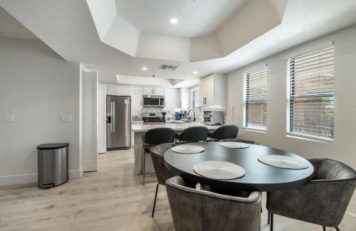 Camelback East Apartment | New Modern apt, vacation or long stay
