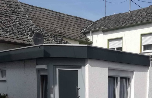 Rodenbach House | New, modern, barrier-free accessible guest room with private bathroom