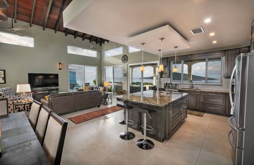 Estate Peterborg Villa | NEW OCEAN VIEW HOME!