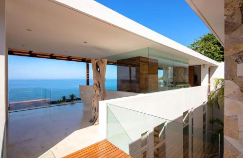 South Shore Hotel Area House | New oceanfront luxury Villa in Puerto Vallarta