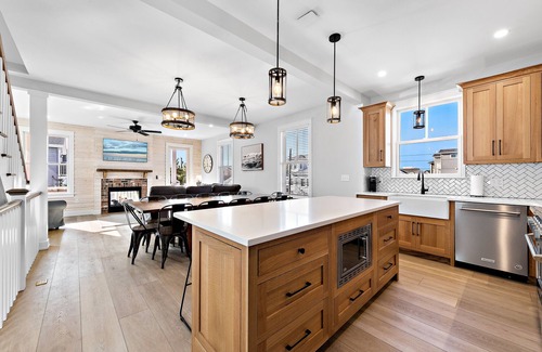 North Beach Haven House | New Oceanside 6 Bedroom Home with a Pool!