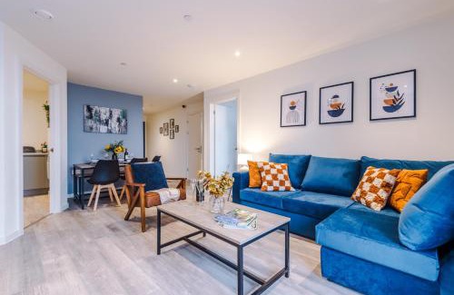 Vauxhall Apartment | NEW! Pristine 2-Bed Flat on Liverpool by 53 Degrees Property, Amazing Location, Sleeps 6!